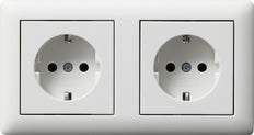Gira Standard 55 Prise SCHUKO Double Avec Cadre - 479304