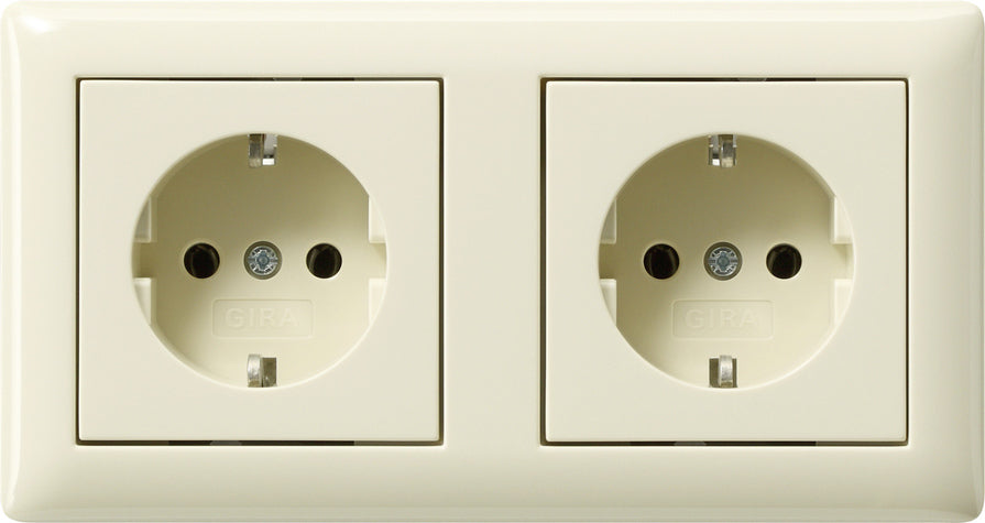 Gira Standard 55 Prise SCHUKO Double Avec Cadre - 479301
